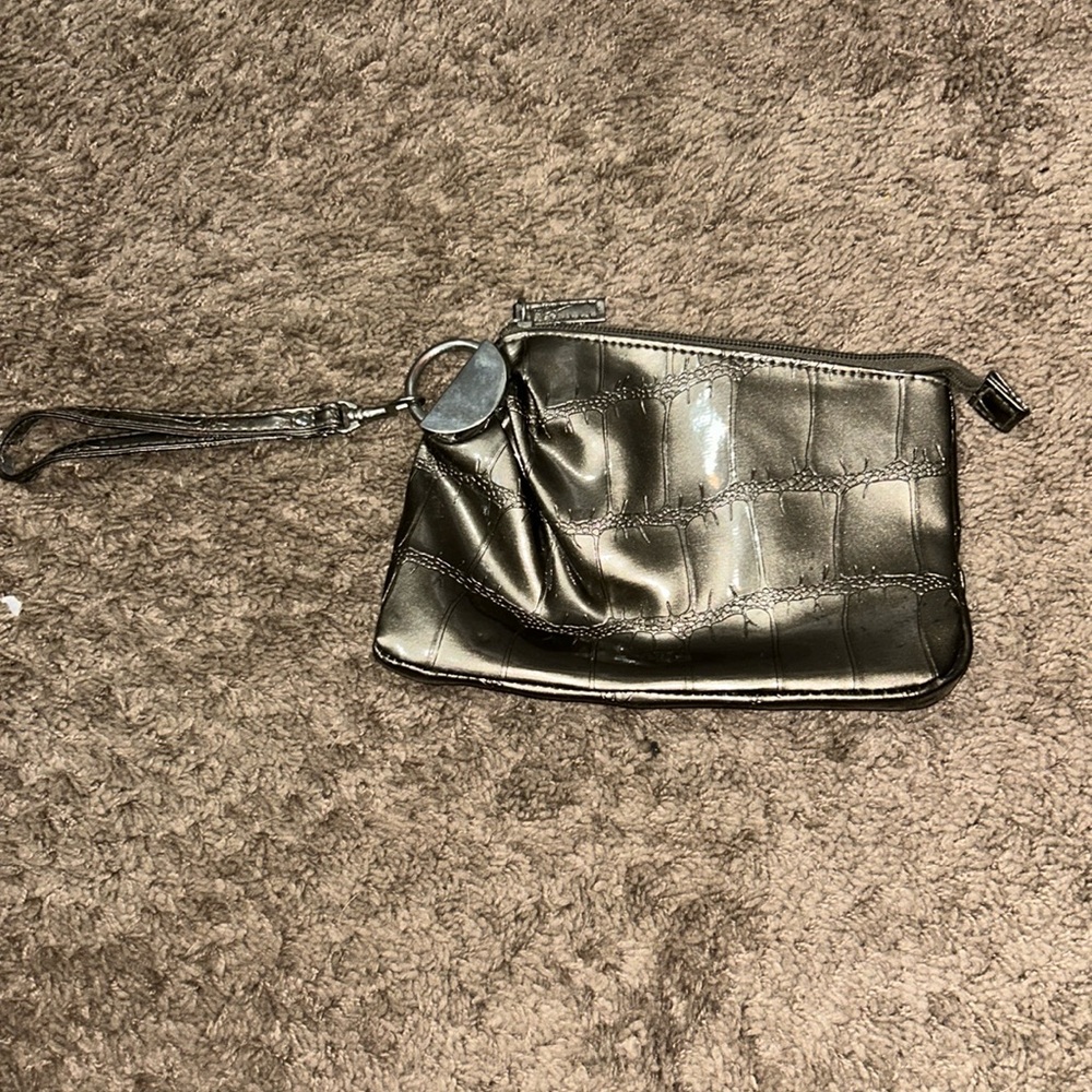 Chateau Handbag Wristlet Zipper Closure